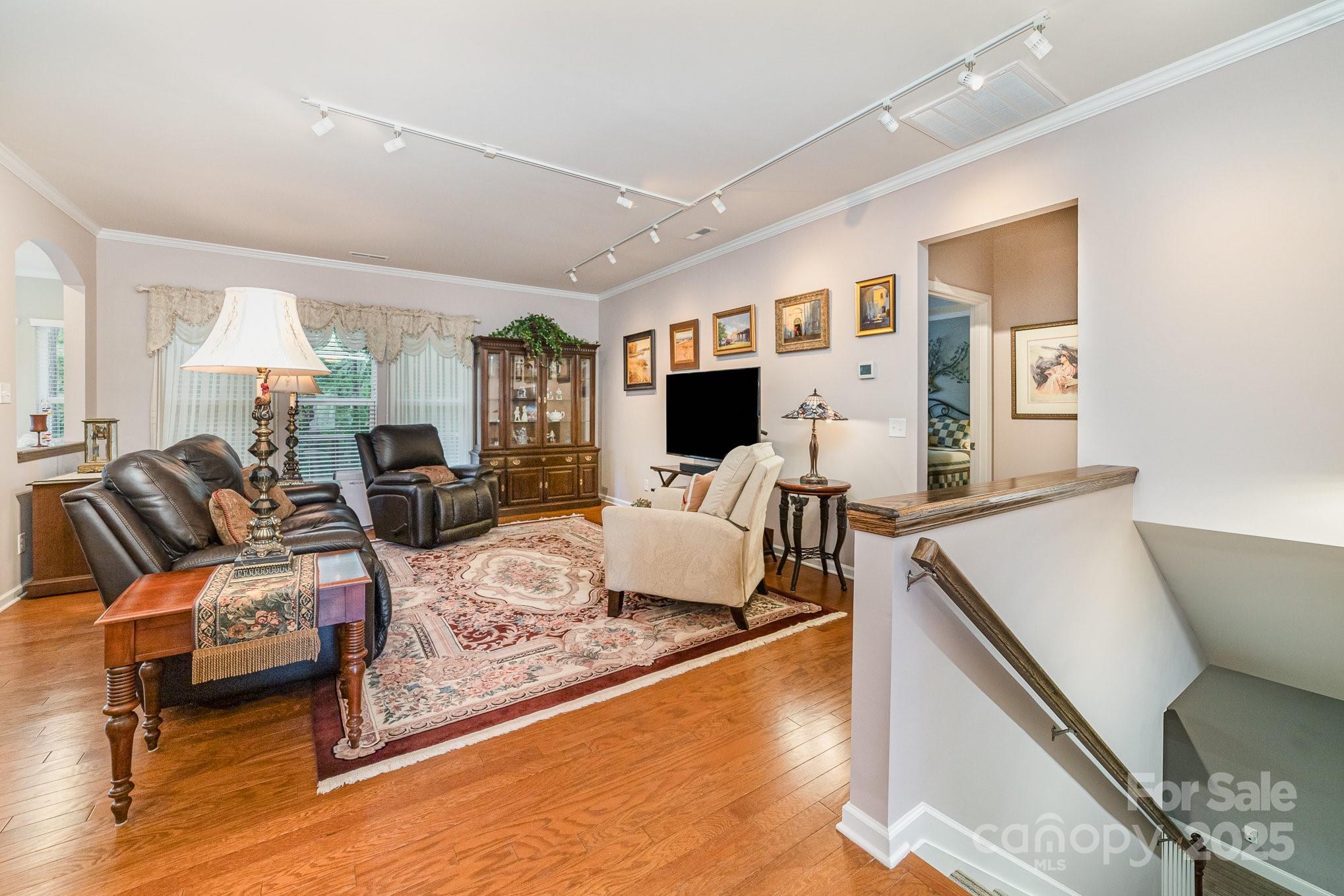 3052 Santee Court