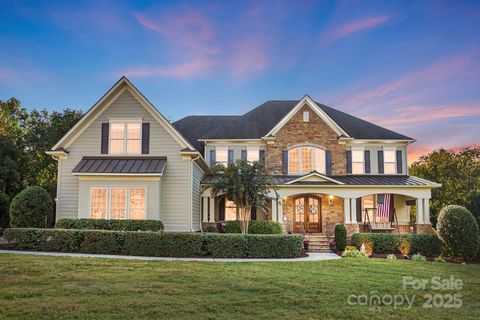 Photo of 3112 Highbury Place, Matthews, NC 28104 (MLS # 4305444)