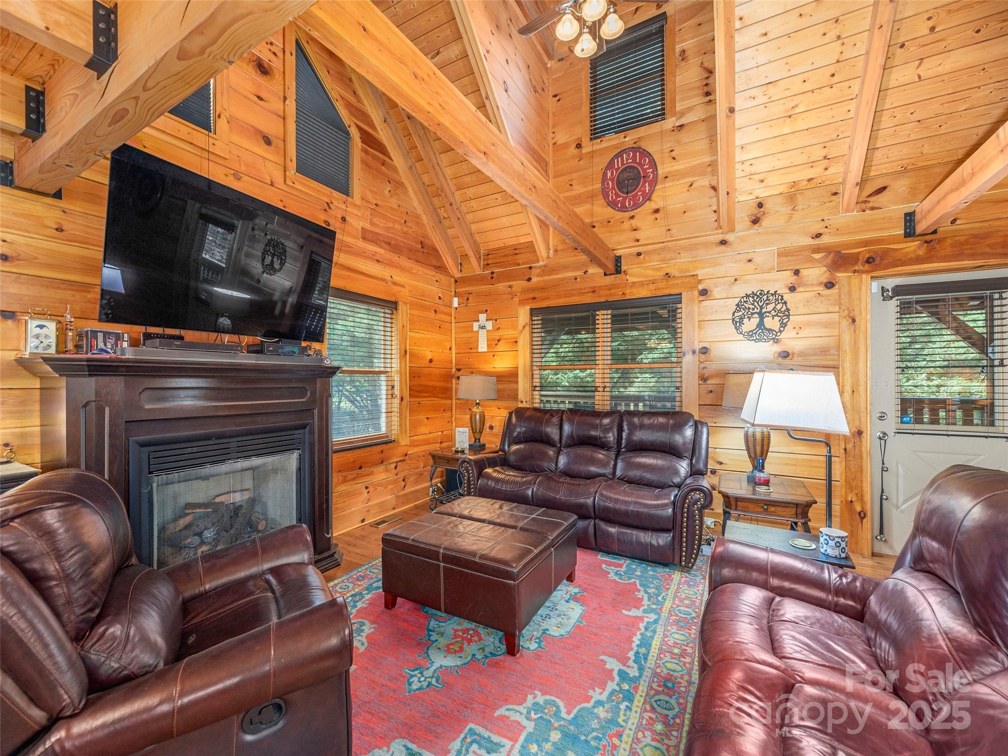 15 Breezy Creek Lane