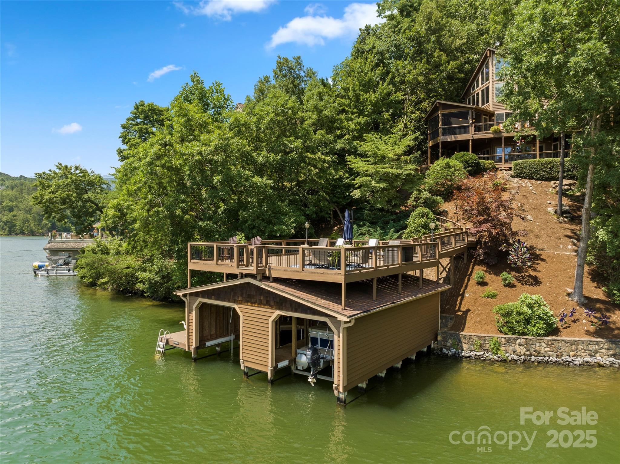 128 Moffitt Road