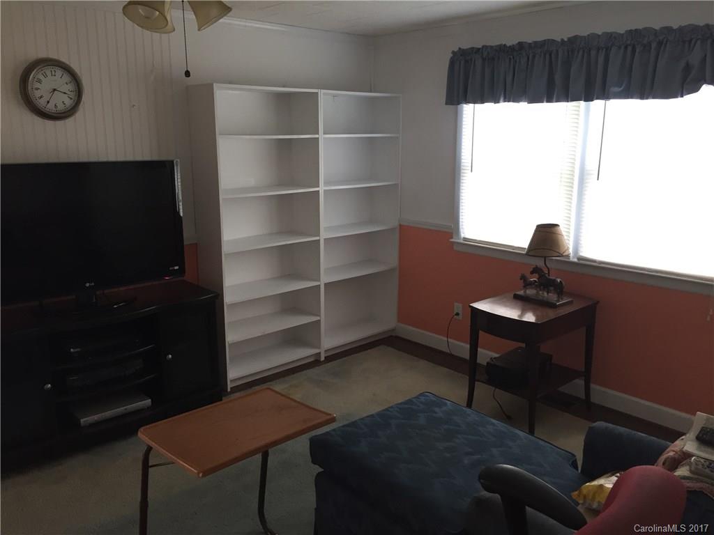 Royal Pines - Residential