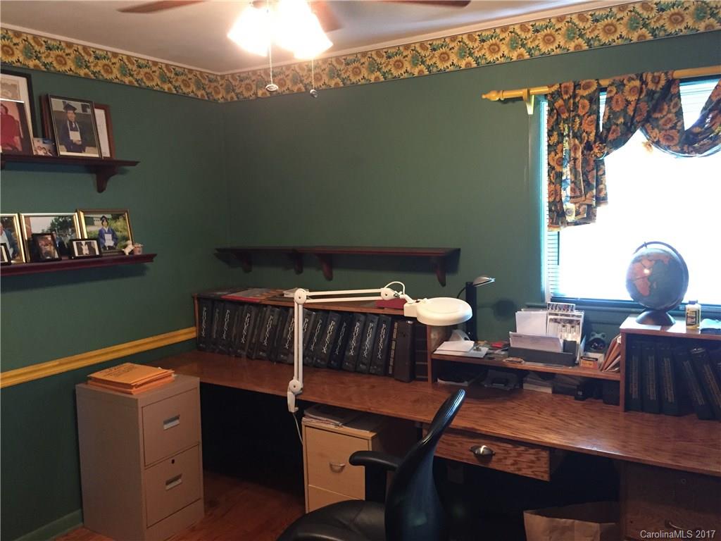 Royal Pines - Residential