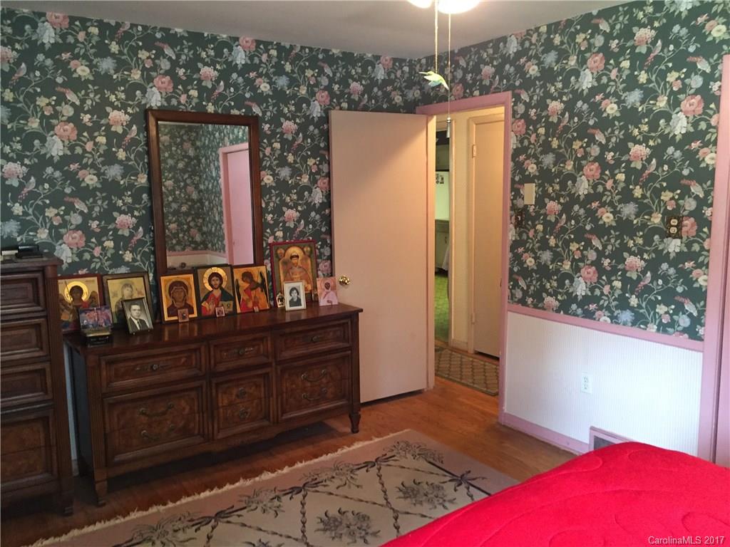 Royal Pines - Residential