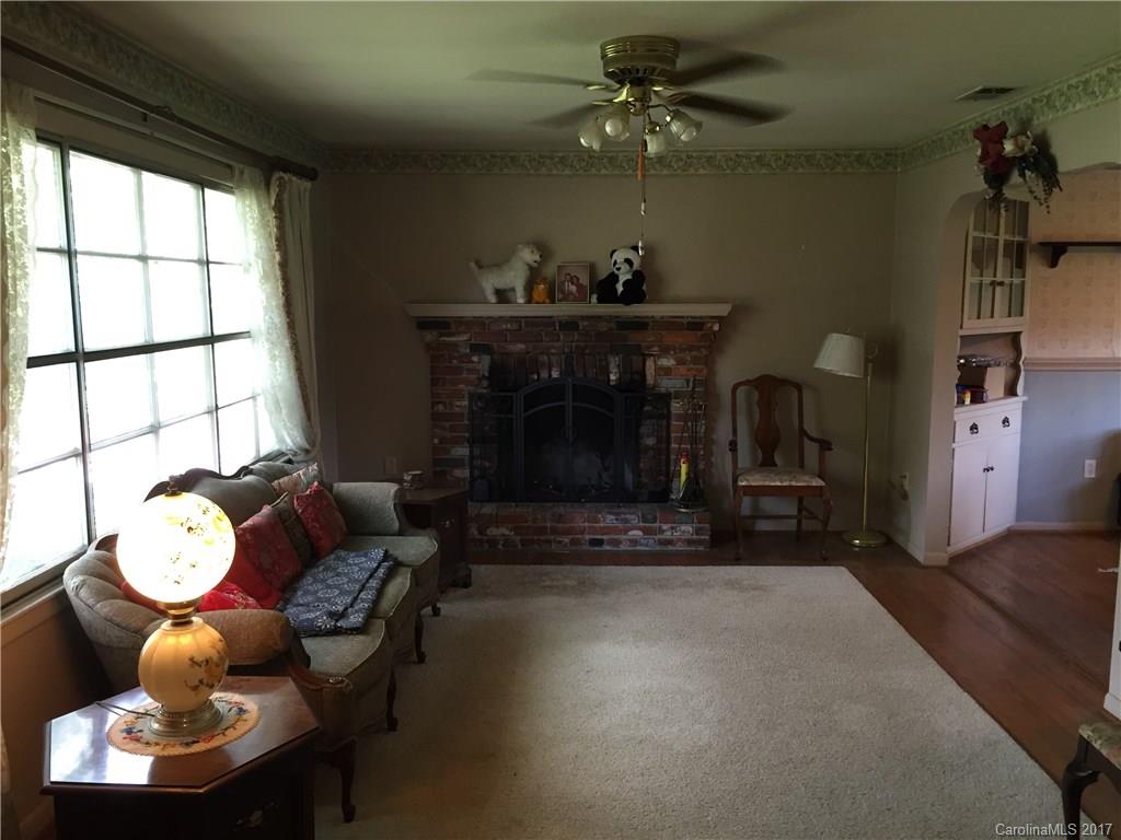 Royal Pines - Residential