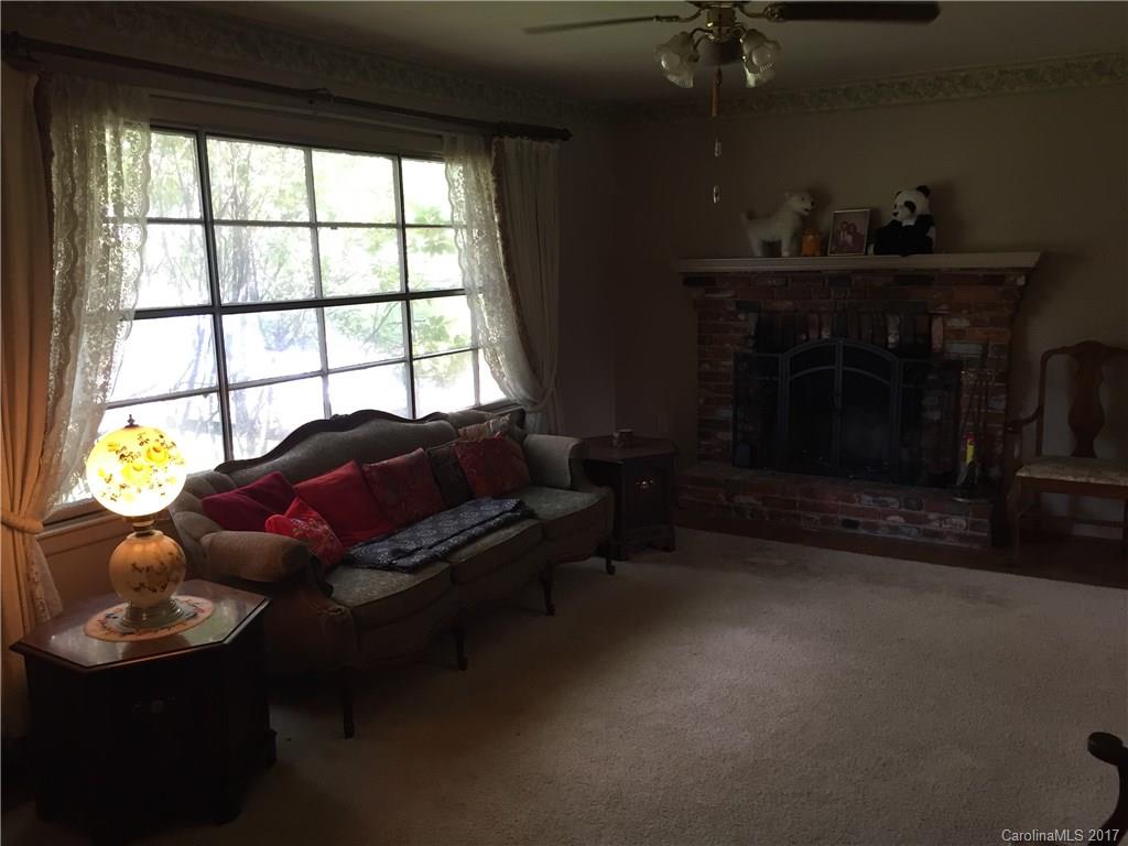 Royal Pines - Residential