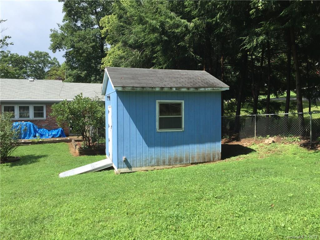 Royal Pines - Residential