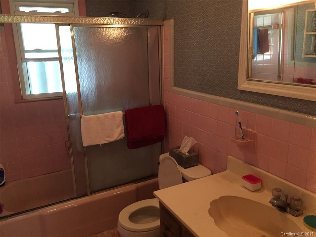 Royal Pines - Residential