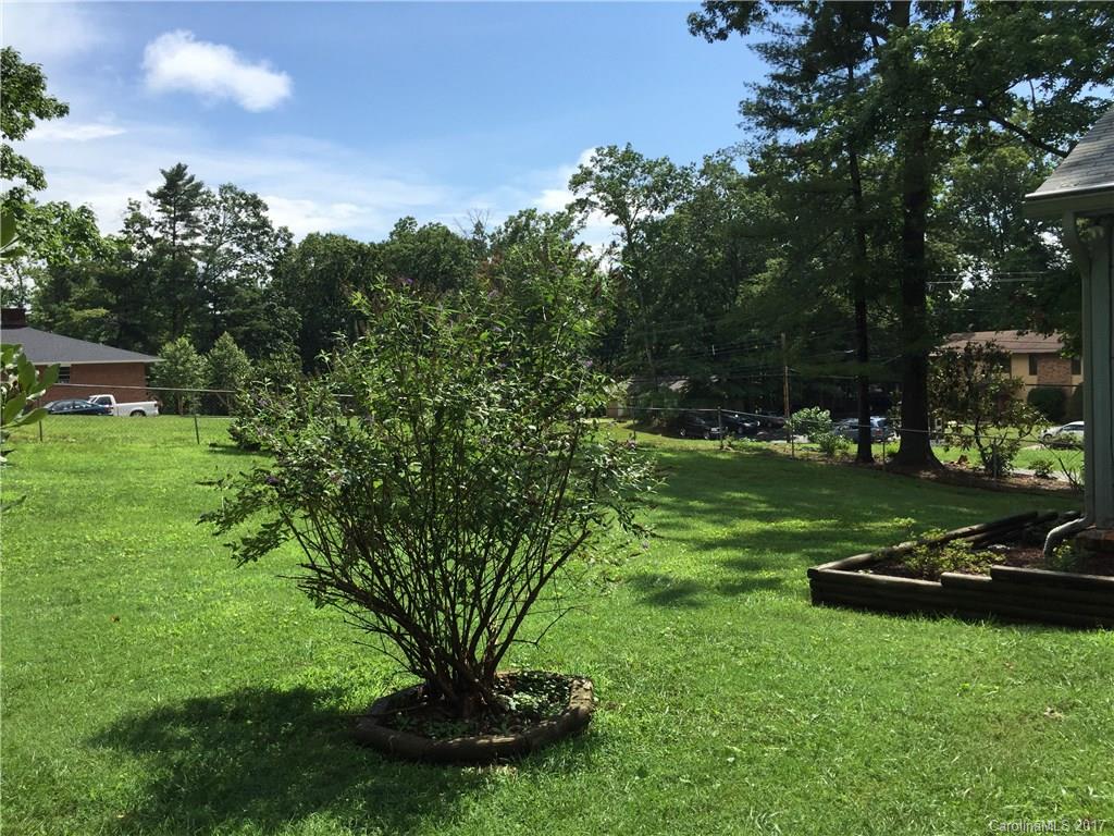 Royal Pines - Residential