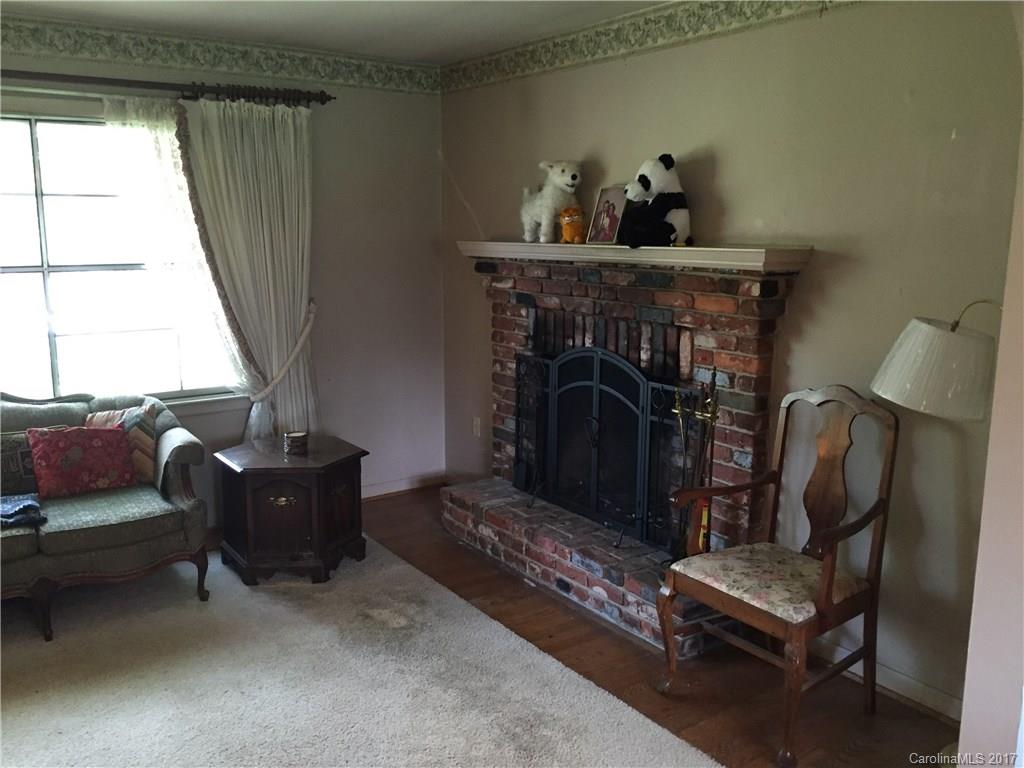 Royal Pines - Residential