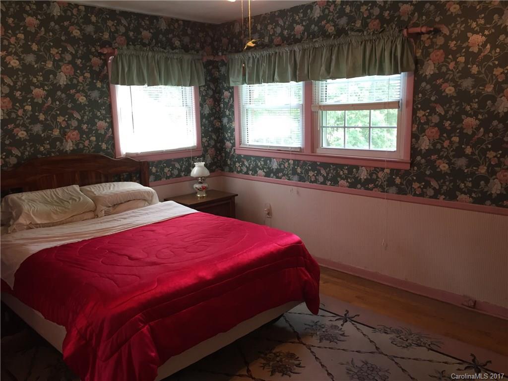 Royal Pines - Residential