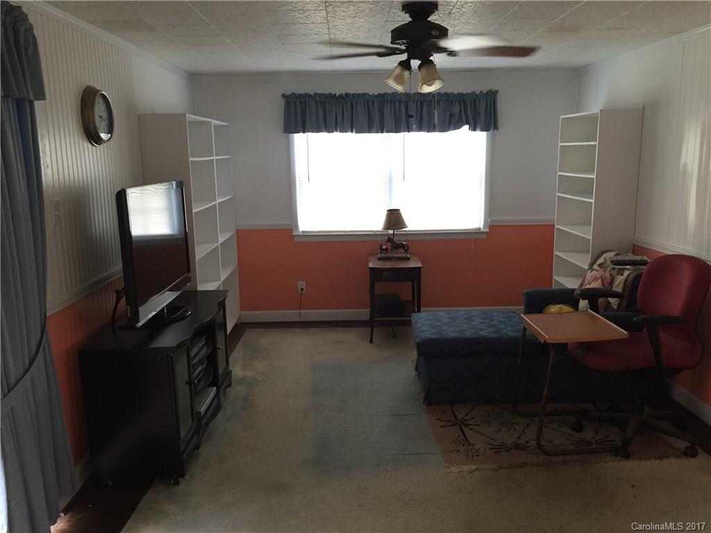 Royal Pines - Residential