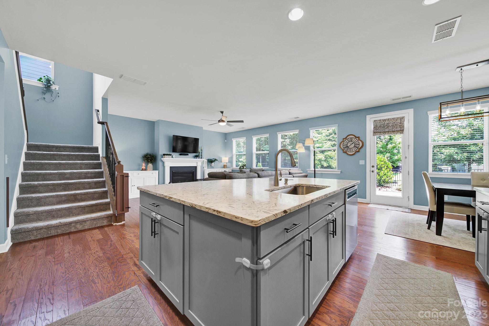 Lake Crest - Residential