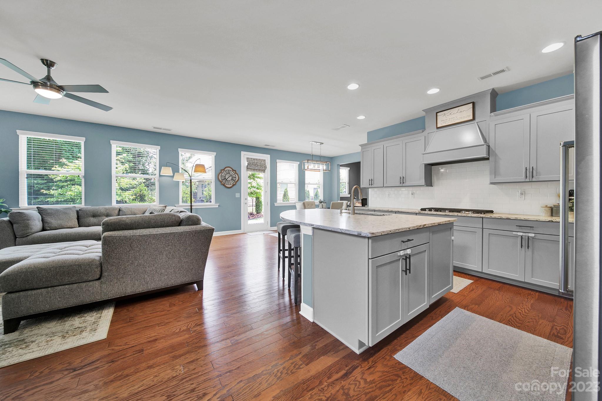 Lake Crest - Residential