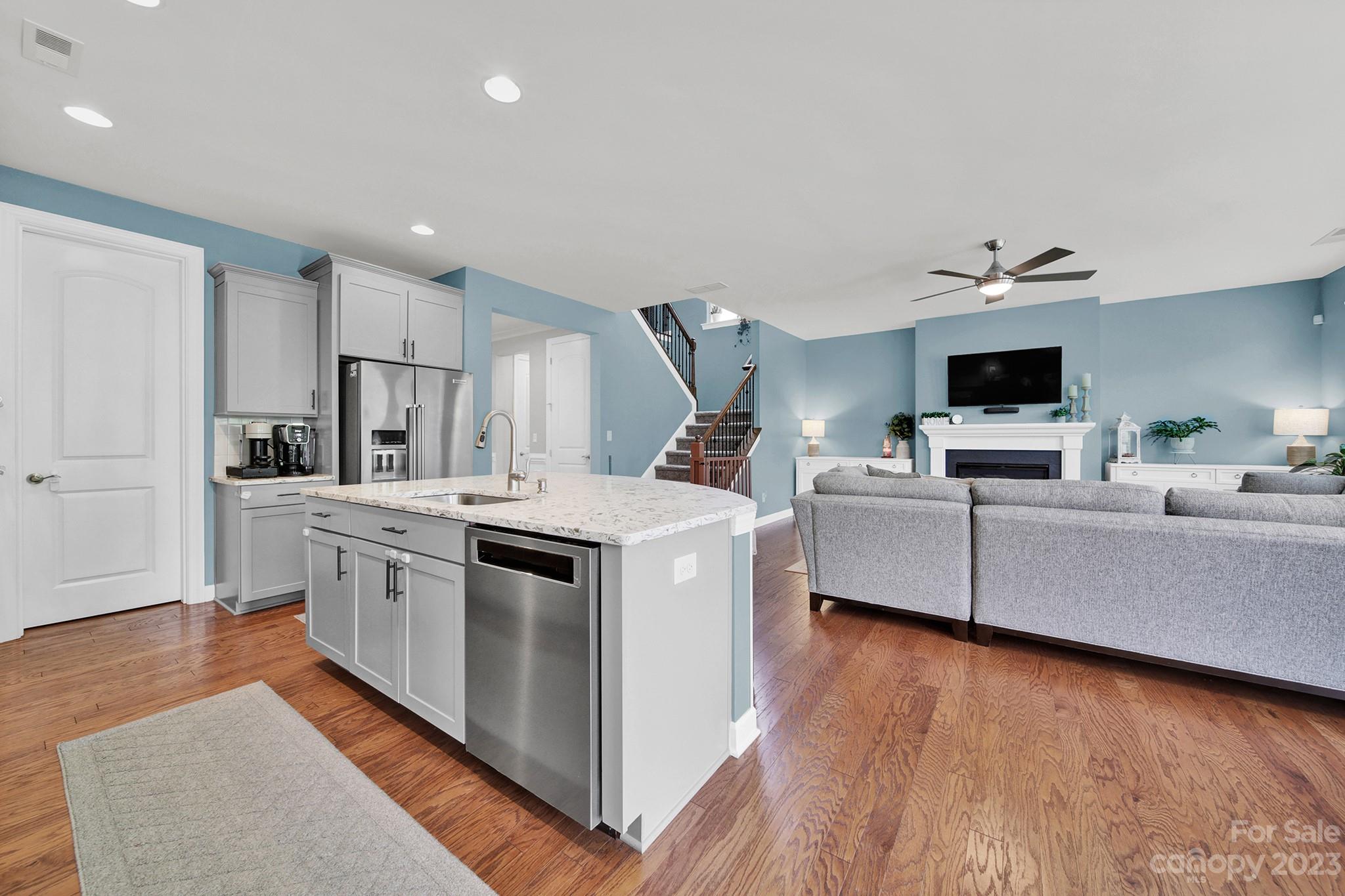 Lake Crest - Residential