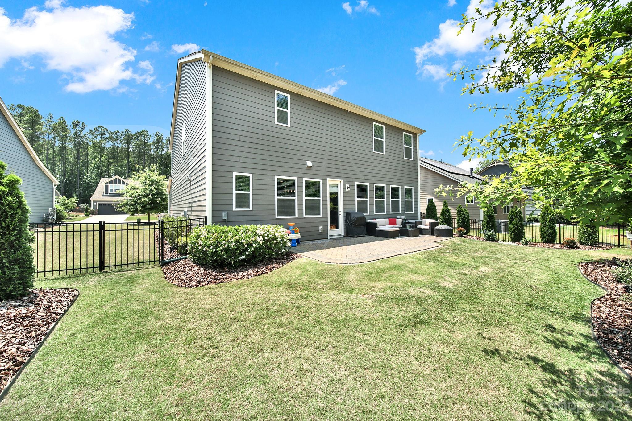 Lake Crest - Residential