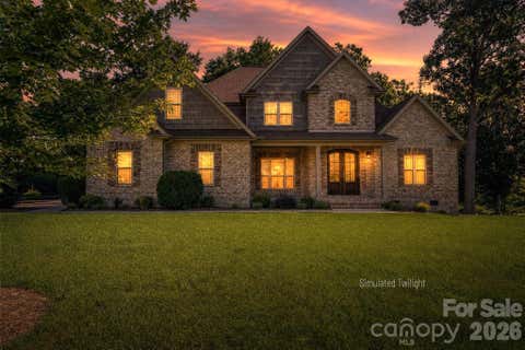 Photo of 708 Players Ridge Road, Hickory, NC 28601 (MLS # 4405752)