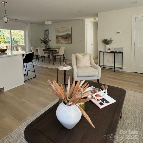 1711 Brookdale Avenue Charlotte NC 28210