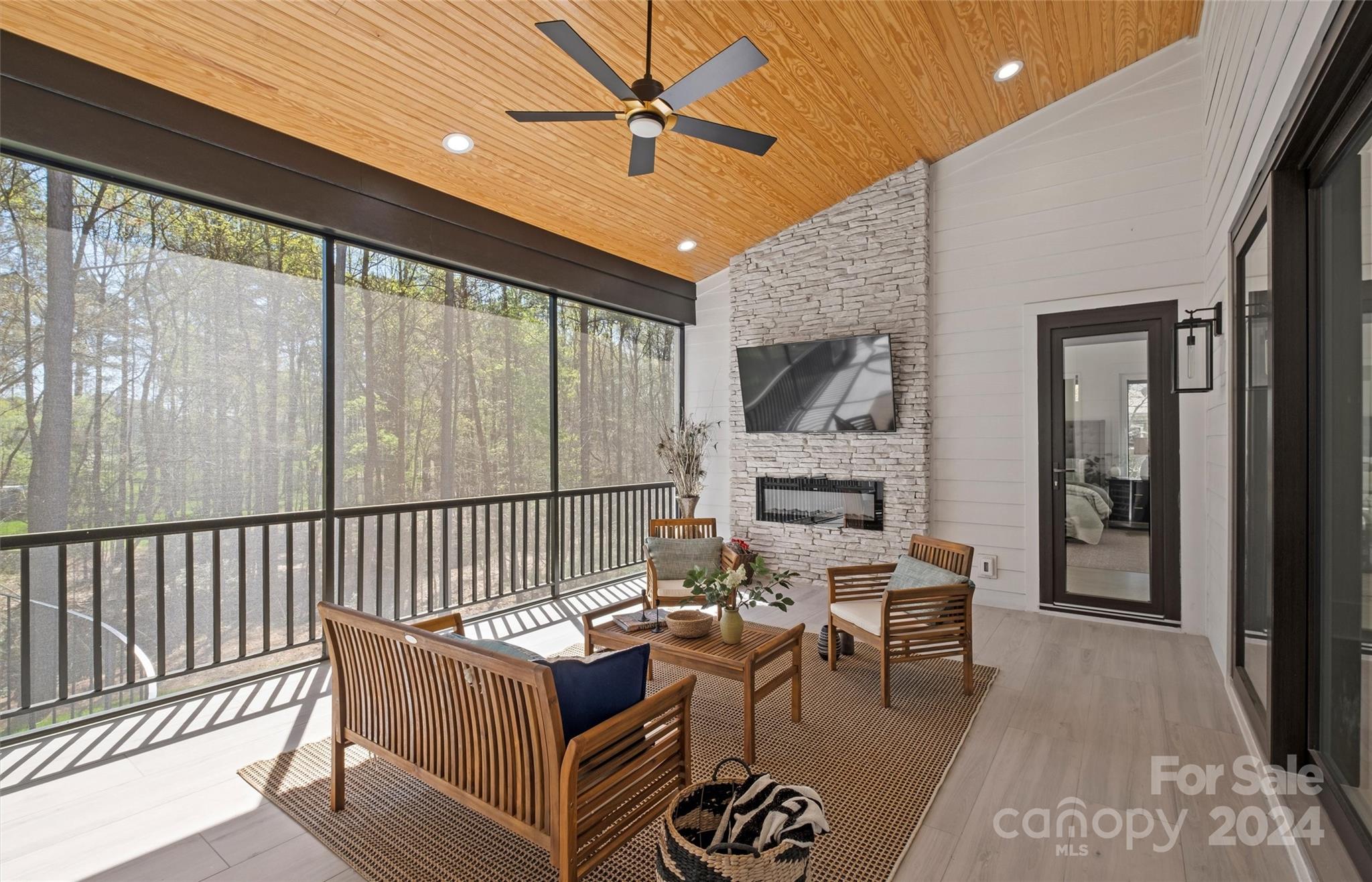 Woodleaf - Residential