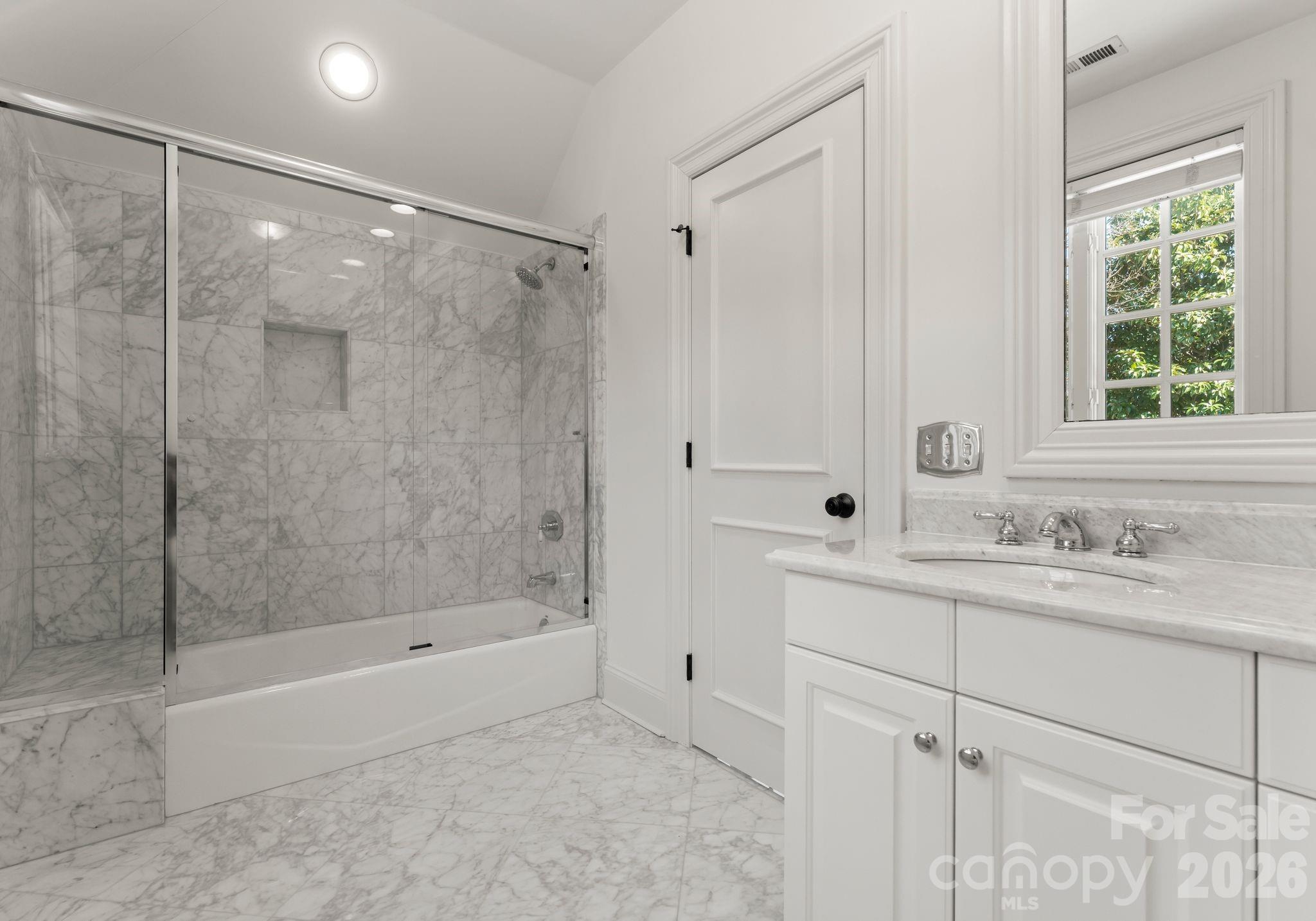 The Peninsula - Residential