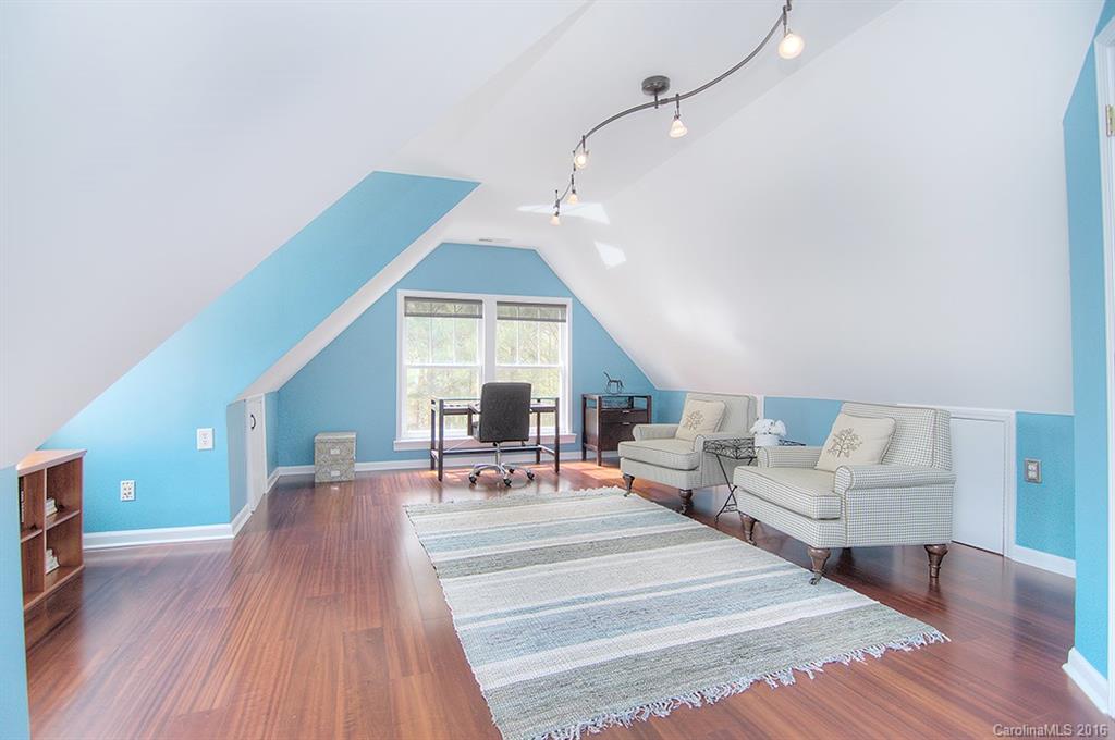 Lake Shore - Residential