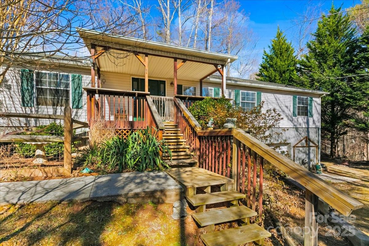 35 Evelyn Acres Drive