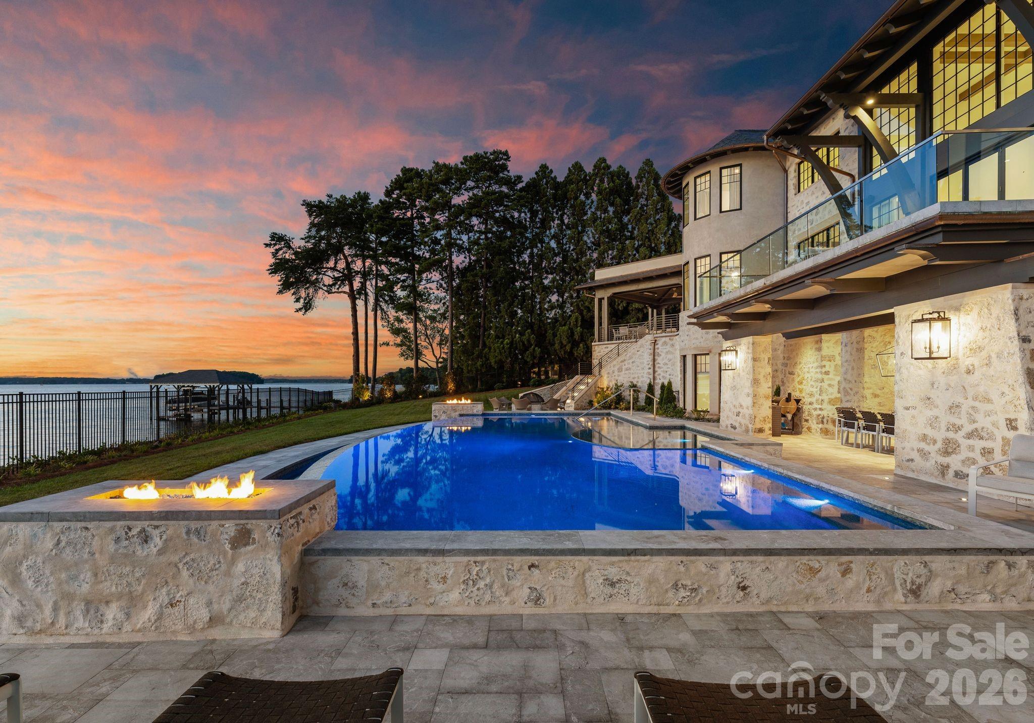 The Peninsula - Residential