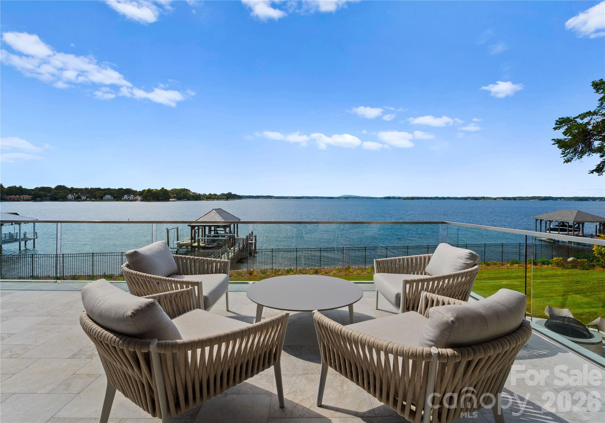 The Peninsula - Residential