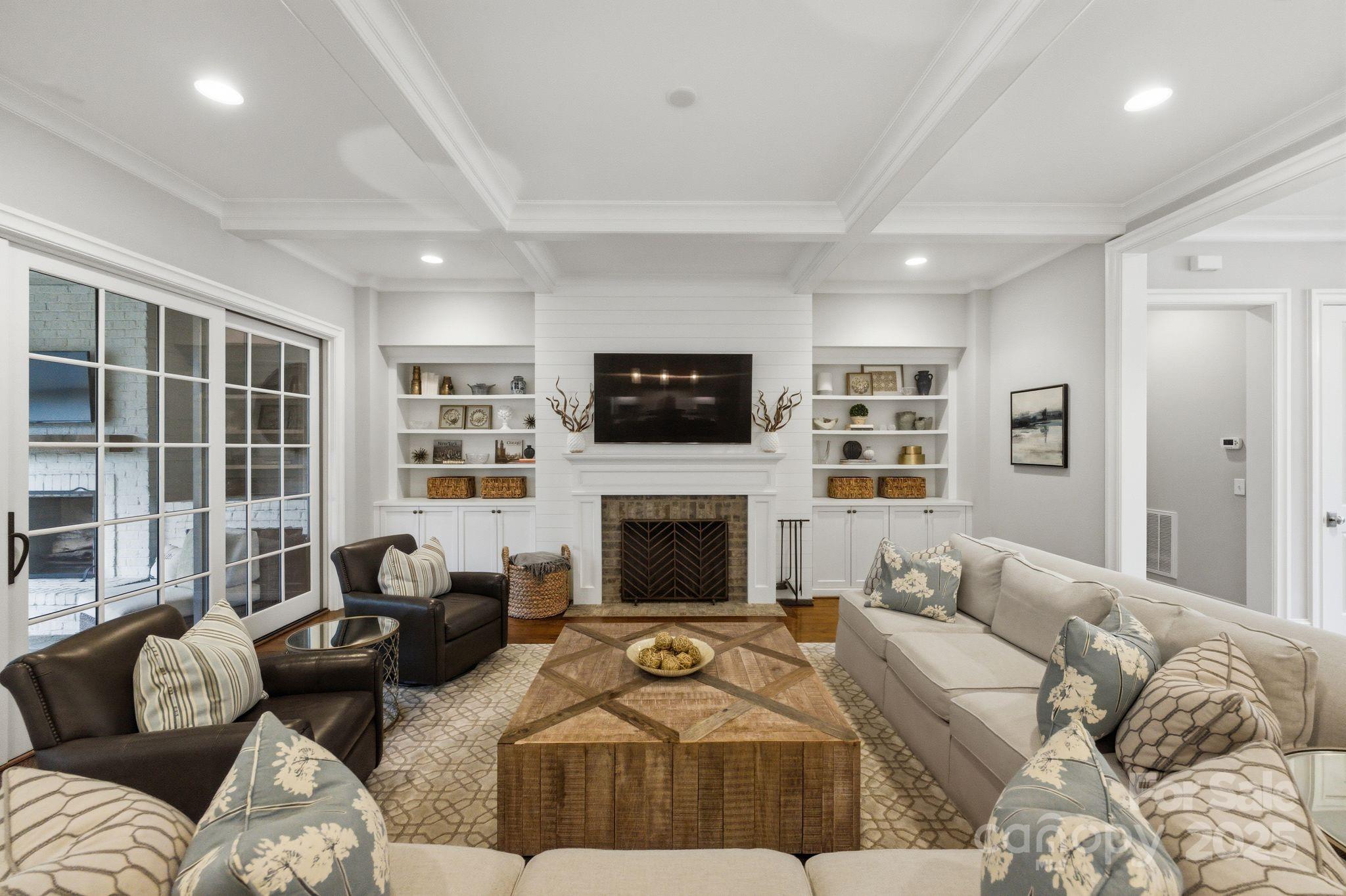 Charlotte, North Carolina 28211, United States, 5 Bedrooms Bedrooms, ,5 BathroomsBathrooms,Residential,Active,251927