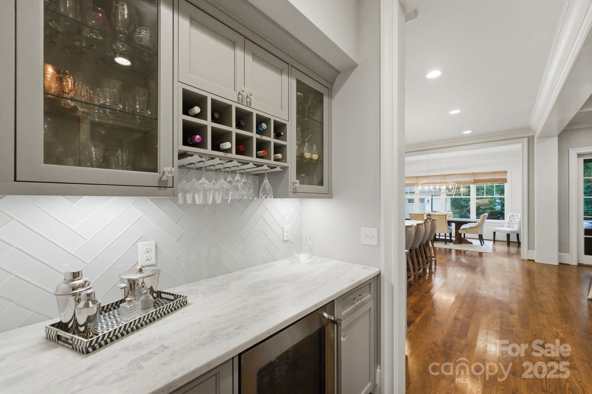 Charlotte, North Carolina 28211, United States, 5 Bedrooms Bedrooms, ,5 BathroomsBathrooms,Residential,Active,251927