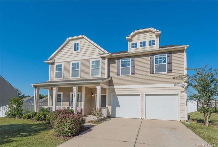 Spacious 4 bedroom 2.5 bath on a double lot. Open floor plan with granite counters and stainless appliances with double oven. Large loft on second floor perfect for recreation or study/office. Master bedroom suite and 3 additional bedrooms with laundry room on the second floor. Great location in Wakefield community close to South Charlotte/Pineville shopping and dining. Motivated seller Price reduced $16K!