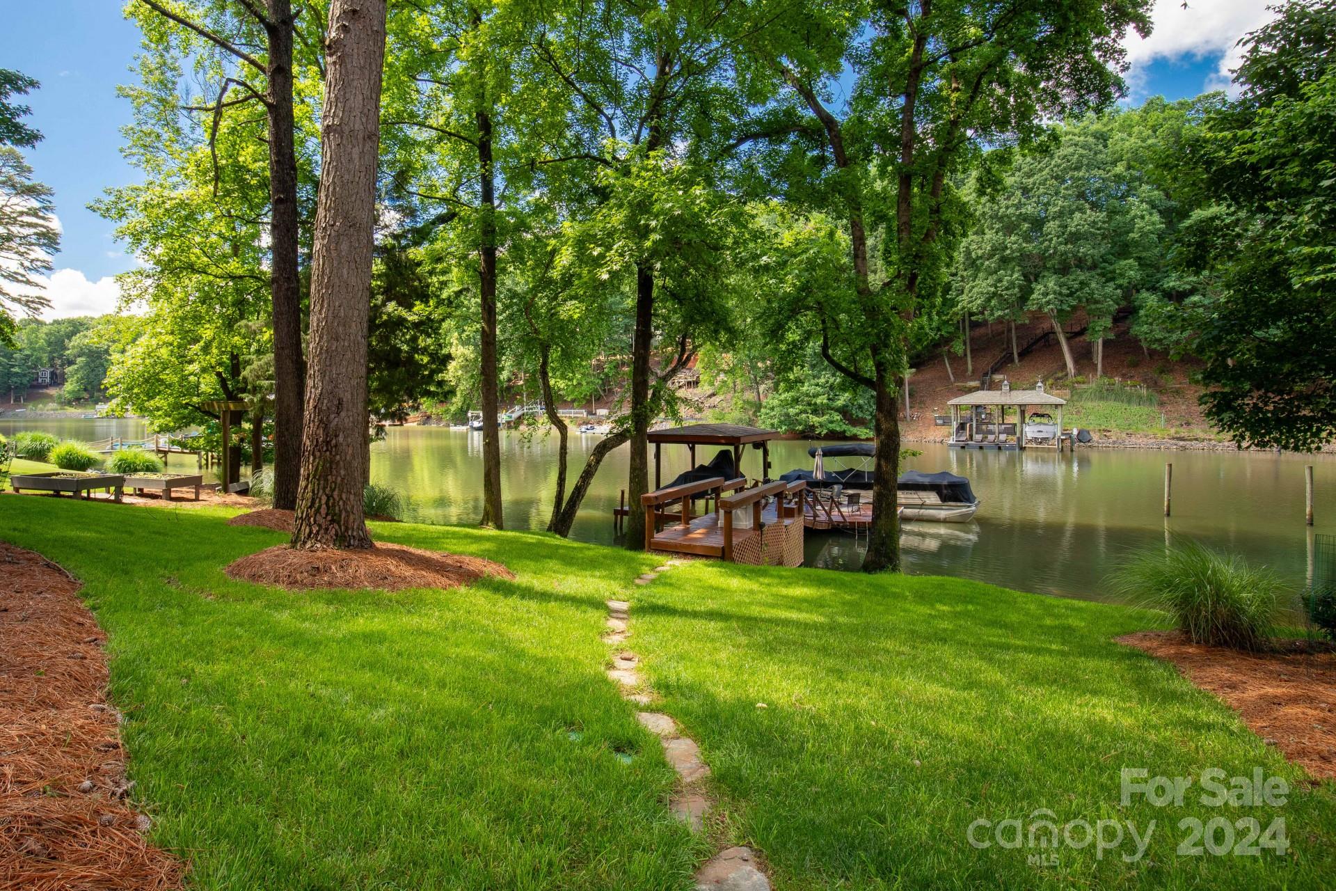 Tega Cay - Residential