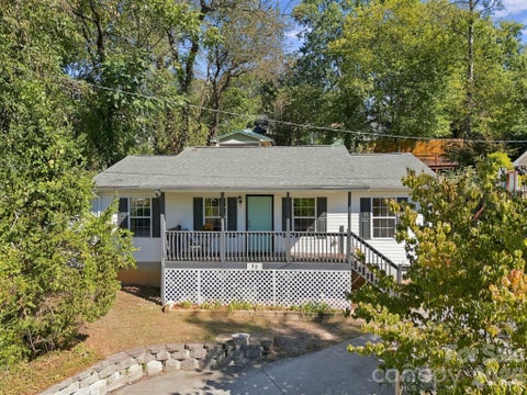 Photo of 10 Foggy Hollow Trail, Asheville, NC 28806 (MLS # 4430103)
