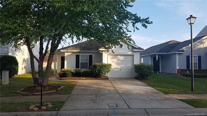 MOVE-IN READY!!!! Great for first time home owner.  Fresh paint along with new blinds and fresh carpet cleaning. Includes all black appliances present at showing. Please Go and Show as this Buckleigh Community property won't last long. Home Warranty provided.