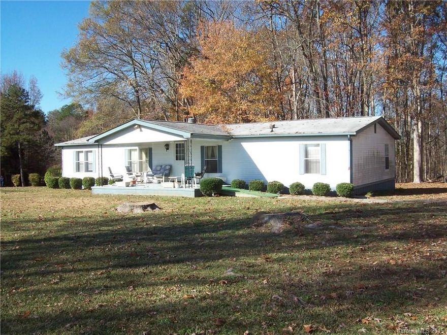 3BR/2BA, open floor plan. Formal dining, eat-in bar in kitchen, vaulted family room with fireplace, master has cathedral ceiling, garden tub with separate shower. Deck, detached garage and detached carport. Home is in an estate being sold as is. - PRICED RIGHT