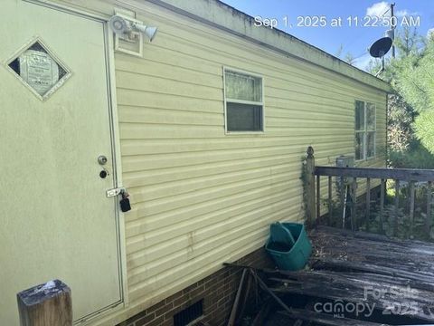 566 Plemmons Place Marion NC 28752