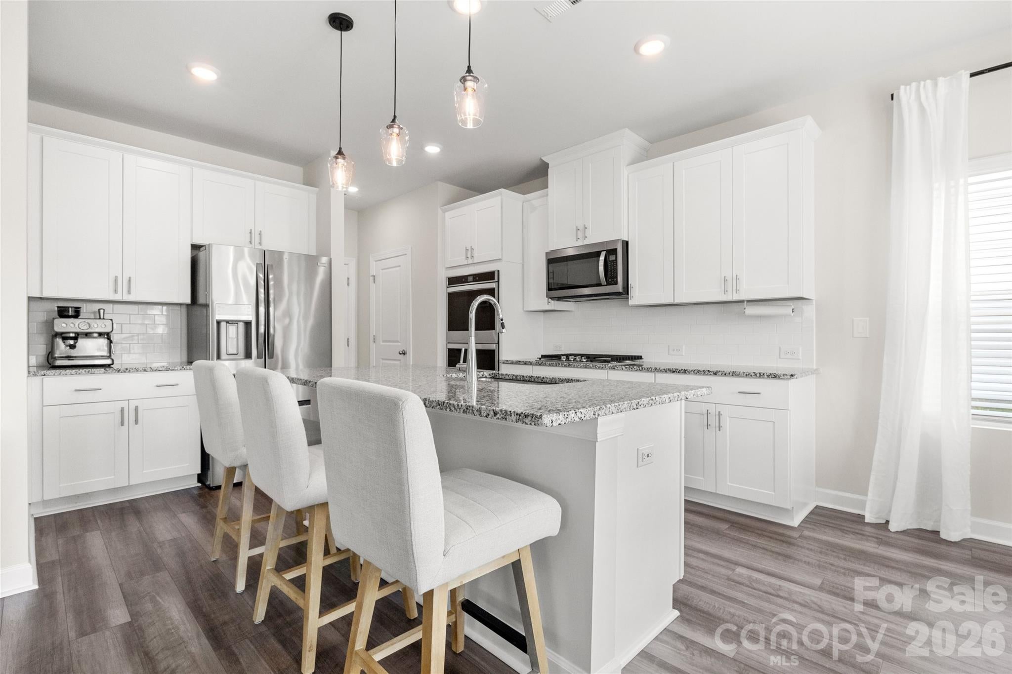 555 Palmarosa Street 126