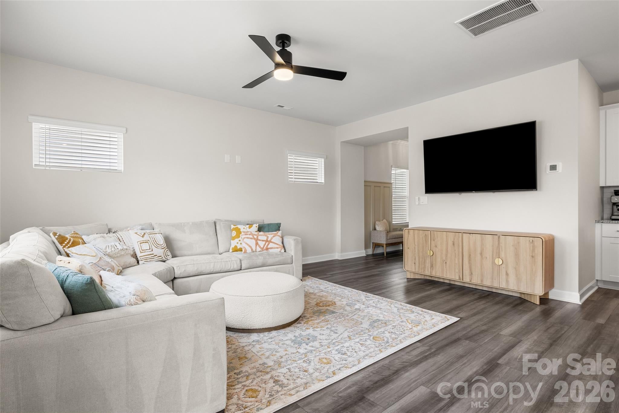 555 Palmarosa Street 126