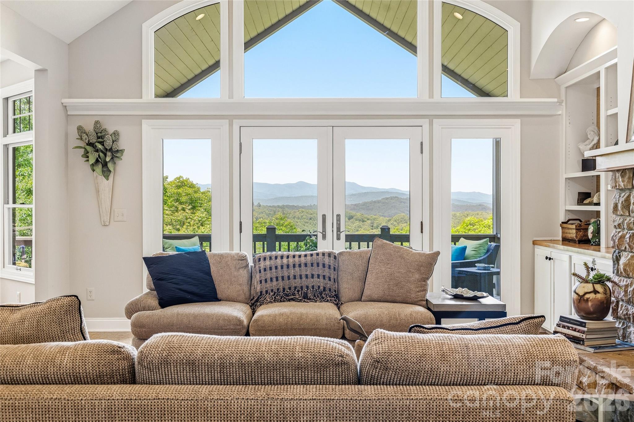 135 Crossvine Trail
