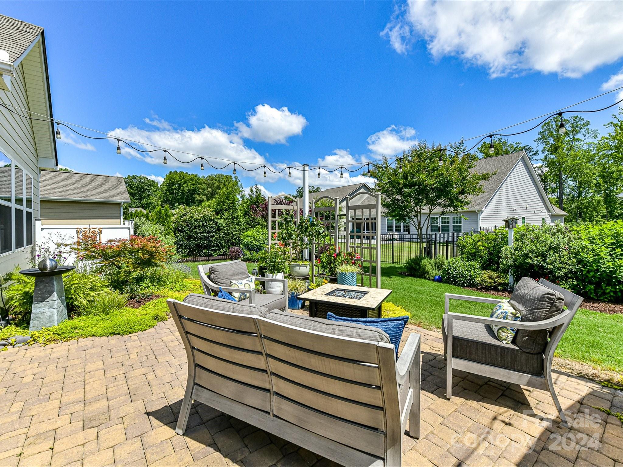 Tree Tops - Residential