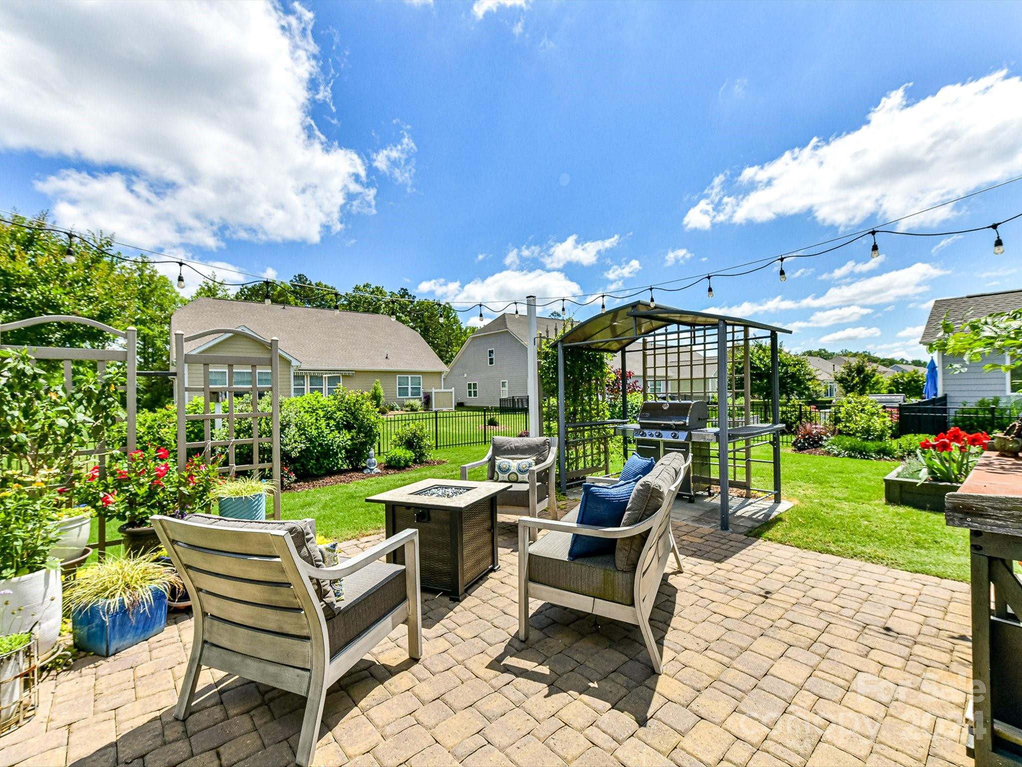 Tree Tops - Residential