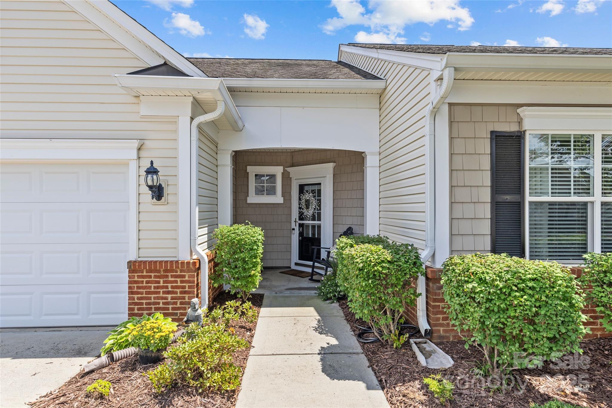 33124 Tanager Court