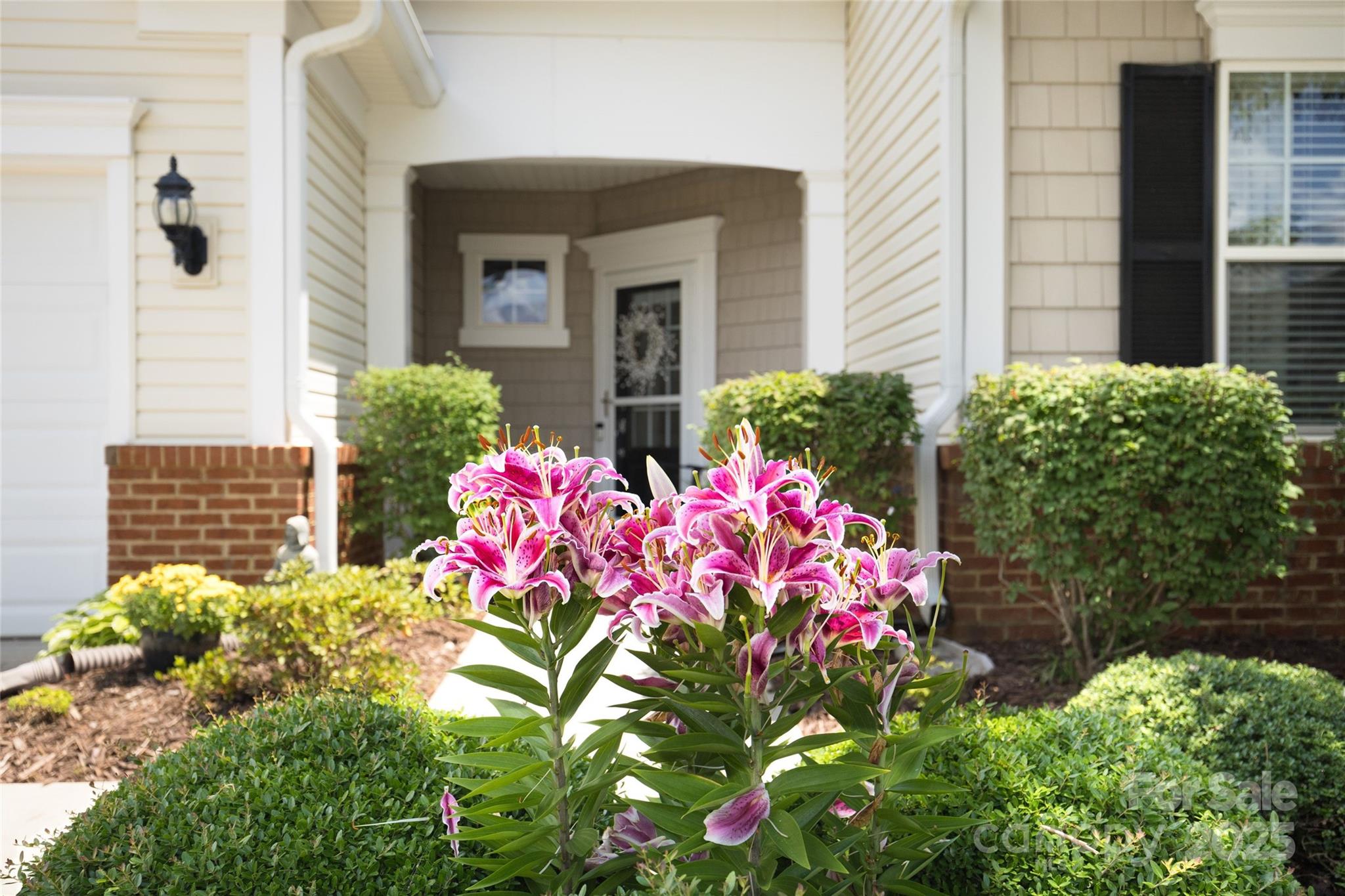 33124 Tanager Court