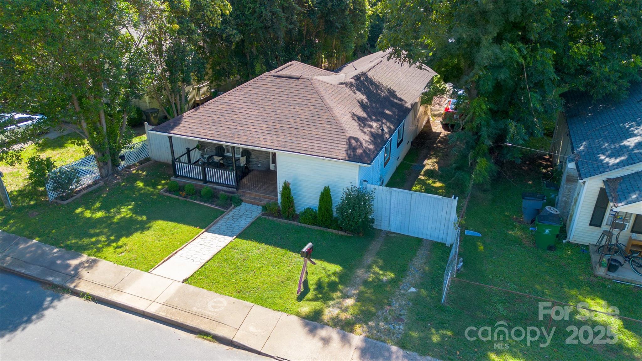 337 Lakewood Avenue