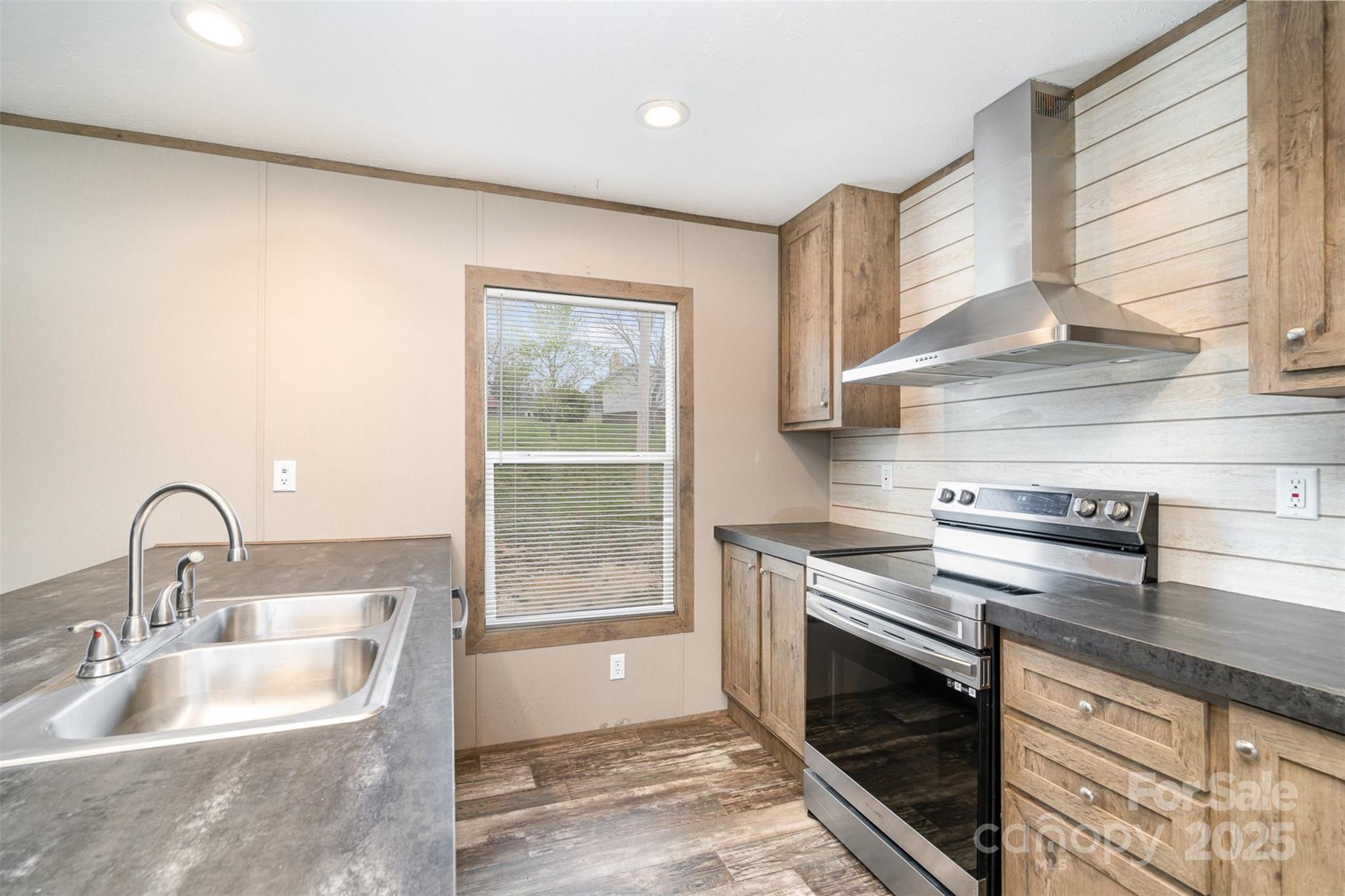 Kings Pointe - Residential