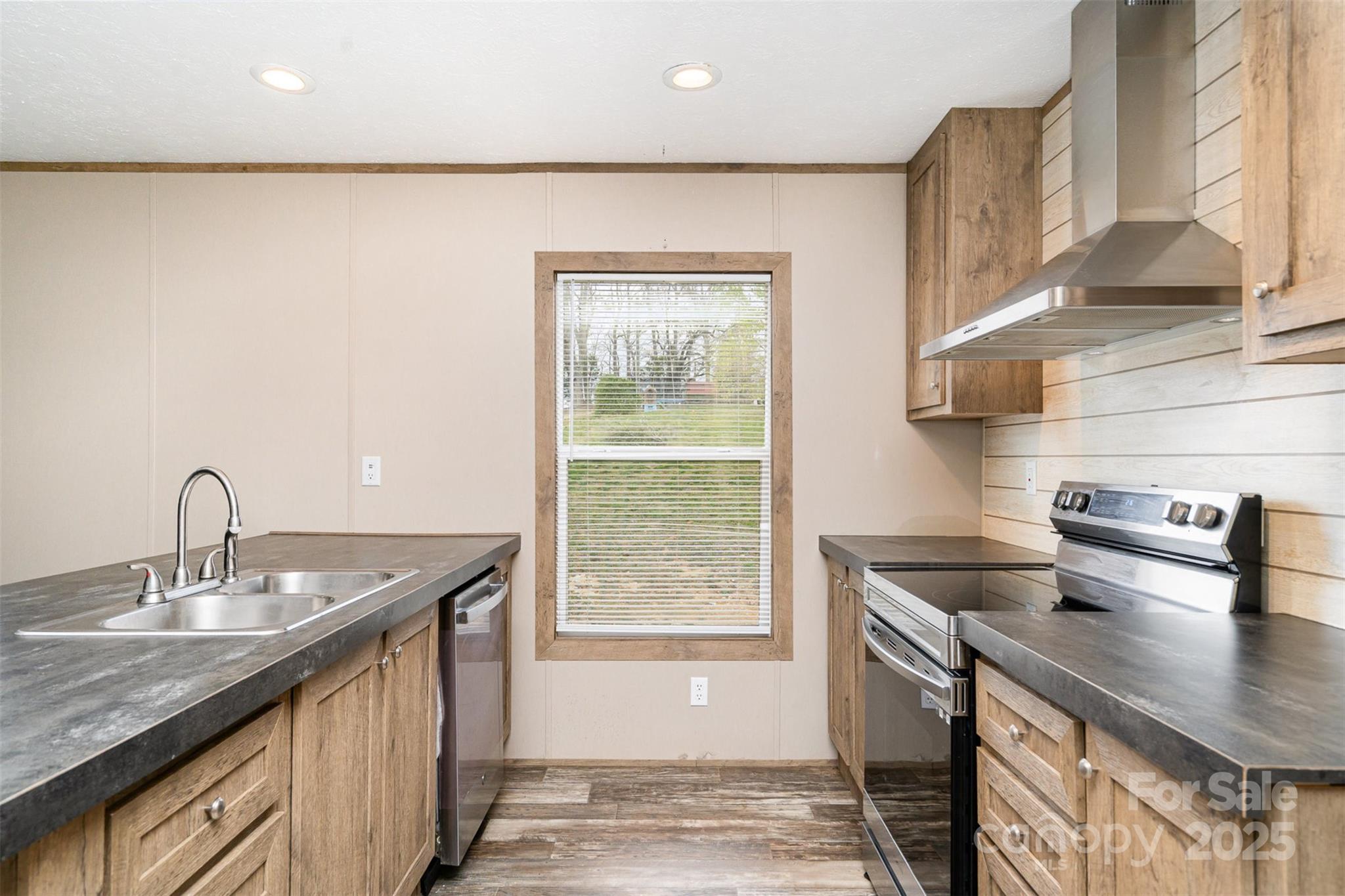 Kings Pointe - Residential