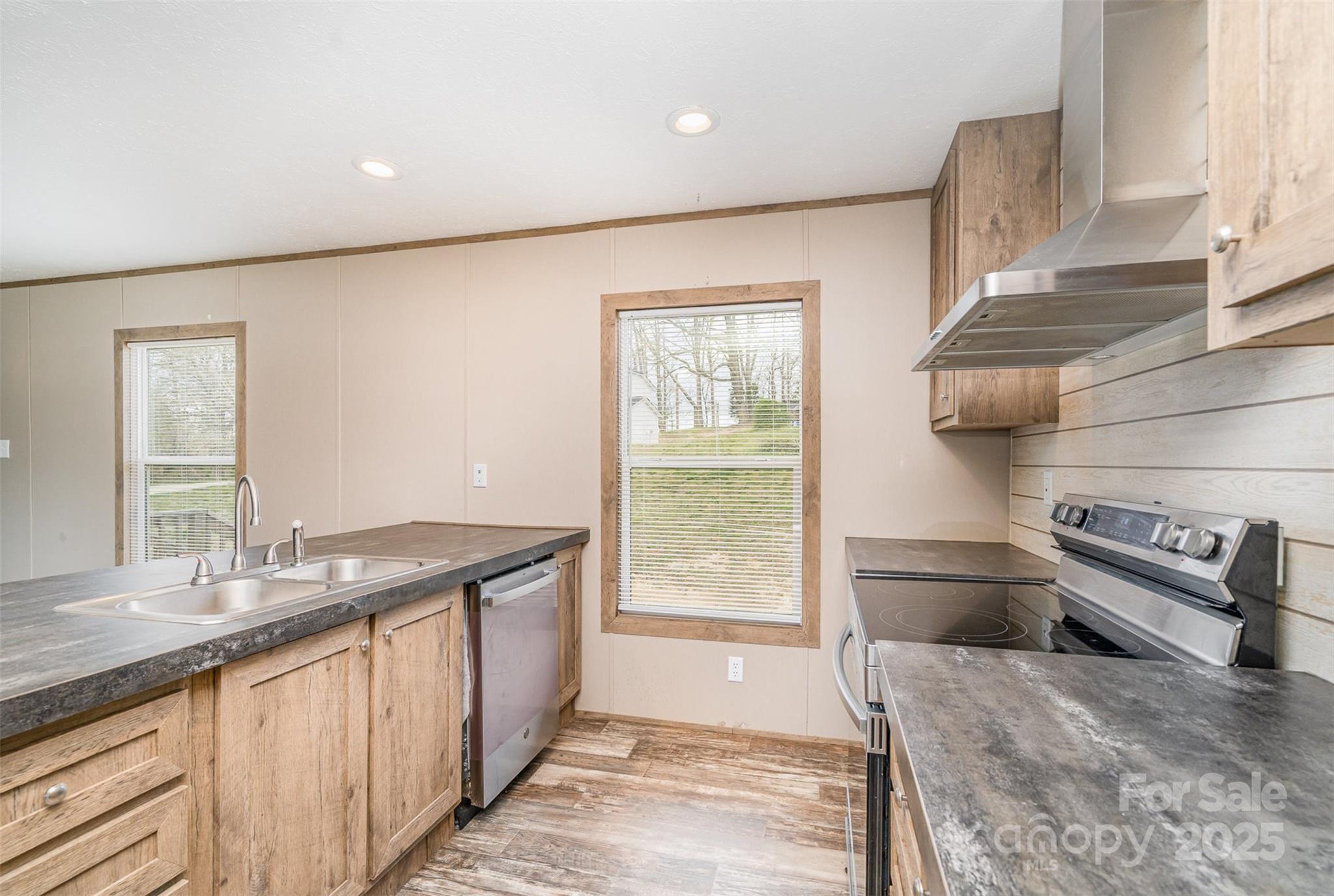 Kings Pointe - Residential