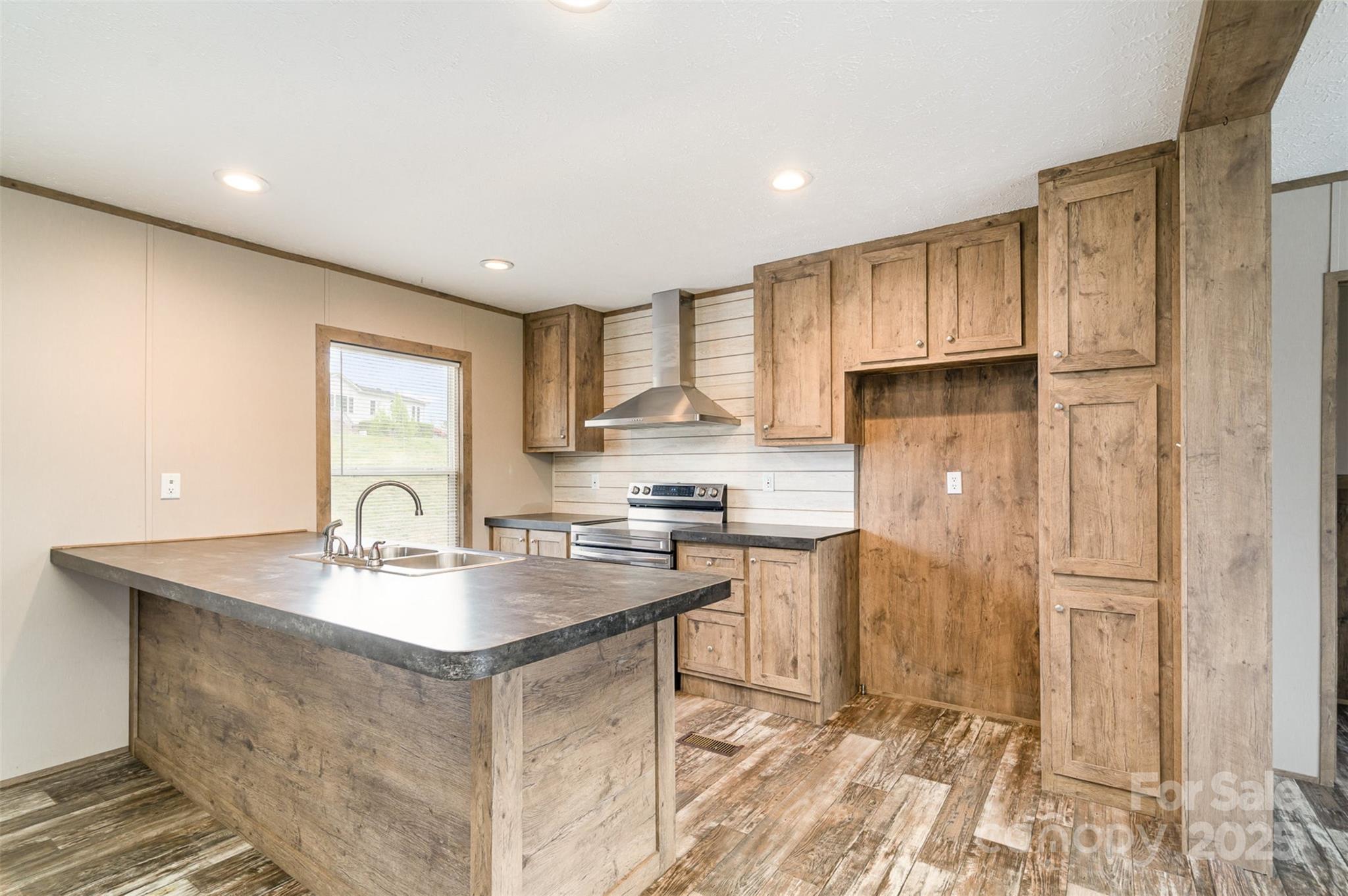 Kings Pointe - Residential