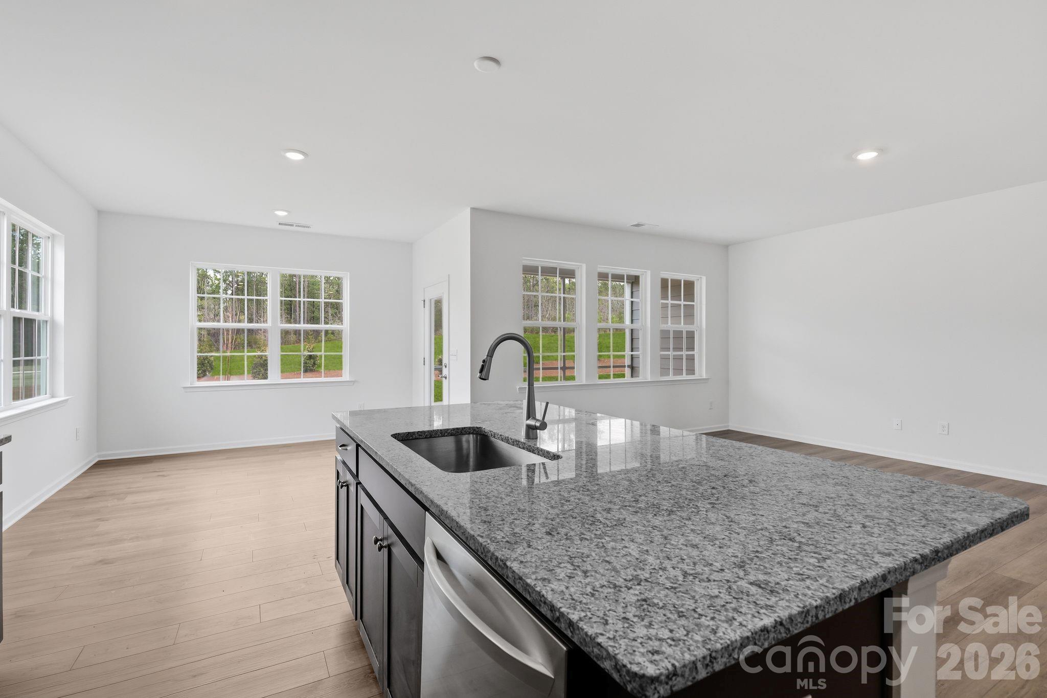 Roselyn - Residential