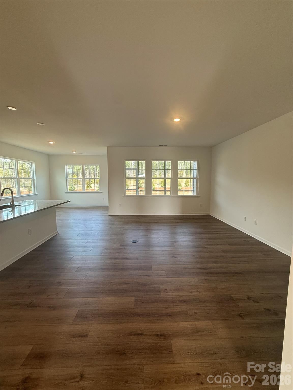 Roselyn - Residential