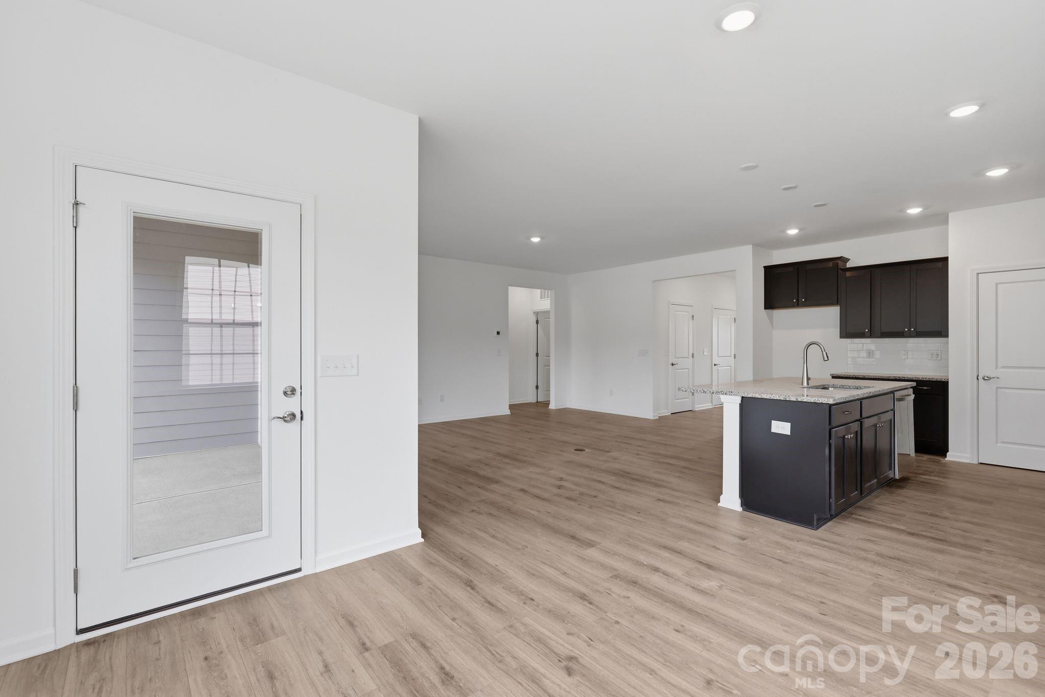 Roselyn - Residential